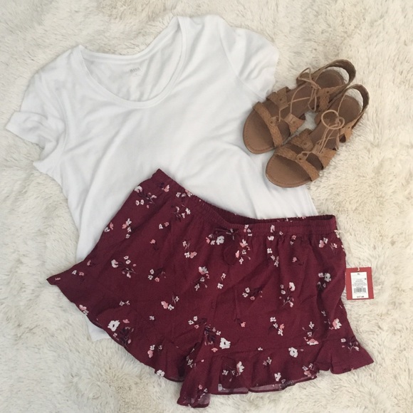 Mossimo Supply Co. Pants - Mossimo Supply Co. Floral Flowy Shorts